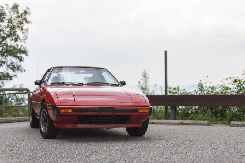 Illustration for article titled The Original Mazda RX-7 Drives Like a Humming, Thrumming, Living Animal